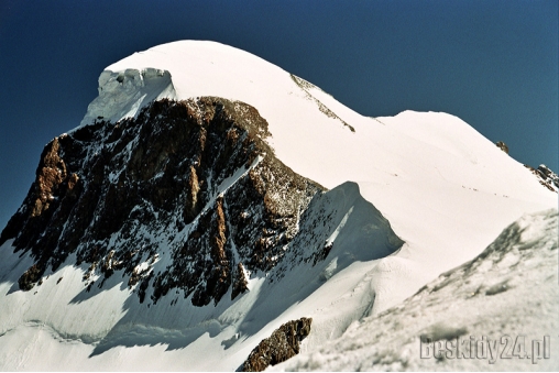 a-oto-nasz-pierwszy-cel-breithorn-dla-ciekawych-z-prawej-strony-biegla-nasza-droga-na-szczyt-nie-z-lewej-wpatrujac-sie-glebiej-mozna-dostrzec-turystow-na-szlaku