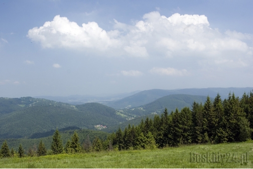 panorama-z-kiczery-w-kierunku-targanic-beskid-maly