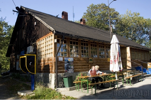 schronisko-pttk-na-debowcu-beskid-slaski