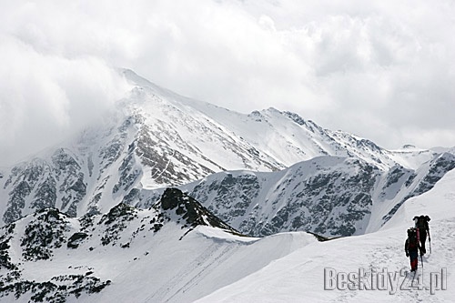 Na grani Tatr Zachodnich  Fot.: Arch. Beskidy24.pl