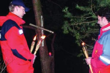 Goprowcy palą znicze w miejscach jurajskich tragedii Goprowcy palą znicze w miejscach jurajskich tragedii
