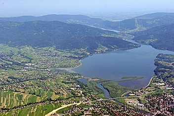 Jezioro Żywieckie i Beskid Mały. Fot.: Arch. Beskidy24.pl Jezioro Żywieckie i Beskid Mały. Fot.: Arch. Beskidy24.pl