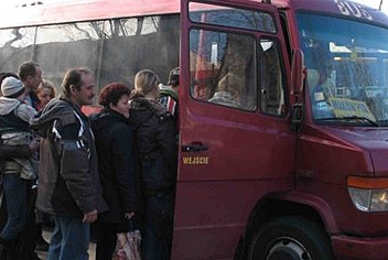 Na niektórych trasach jeżdżą teraz tylko busy (© Łukasz Gardas)