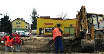 Rondo powstające w Węgierskiej Górce na jakiś czas zostanie włączone do ekspresówki (© Fot. Łukasz Gardas) Rondo powstające w Węgierskiej Górce na jakiś czas zostanie włączone do ekspresówki (© Fot. Łukasz Gardas)